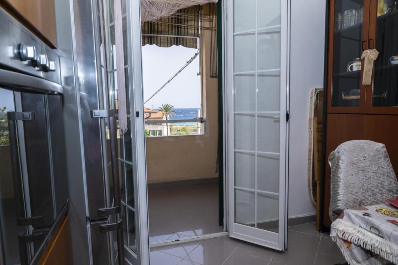 Casa Ambra Mare Apartment Bordighera Exterior photo
